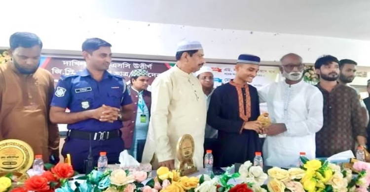 কুলাউড়ায় এসএসসি ও দাখিল পরীক্ষায় জিপিএ-৫ প্রাপ্তদের সংবর্ধনা