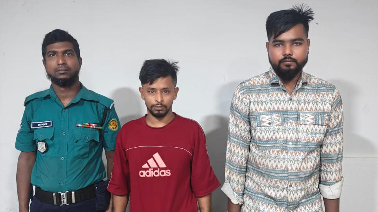 ফেসবুক পেইজের মাধ্যমে ইলিশ বিক্রির নামে প্রতারণা, গ্রেপ্তার ২