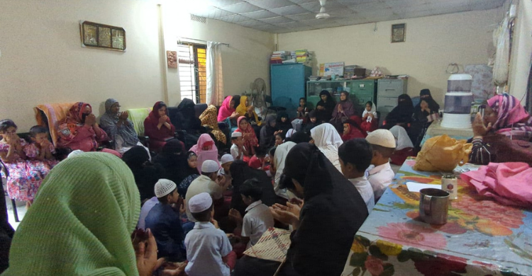 অকাল প্রয়াত শিক্ষিকার  স্মরণে রেলওয়ে কিন্ডারগার্টেনে  দোয়ানুষ্ঠান