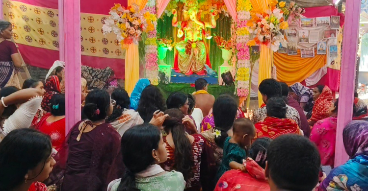 হাইমচরে বৃহৎ পরিসরে গণেশ পূজা উদযাপন