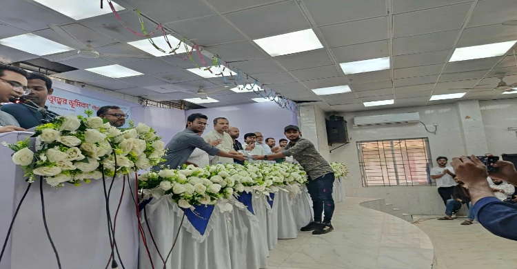 ২৪ এর গণ-অভ্যুত্থানে অবদান রাখায় সাহসী সাংবাদিক ফয়সাল হোসেনকে সম্মাননা