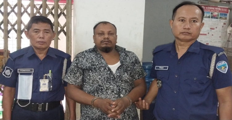 রান্না ঘরে ঢুকে গৃহবধূকে হত্যার দায়ে প্রতিবেশীর যাবজ্জীবন কারাদণ্ড
