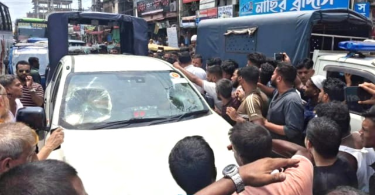 নোয়াখালীতে ভ্রাম্যমাণ আদালতের অভিযানে হামলা, ম্যাজিস্ট্রেটের গাড়ি ভাংচুর