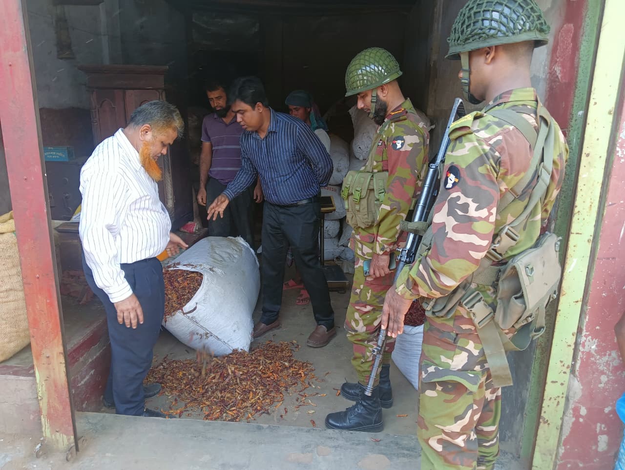 অবৈধ পণ্য তৈরির তিন কারখানা শনাক্ত।। ৪৩ হাজার টাকা জরিমানা