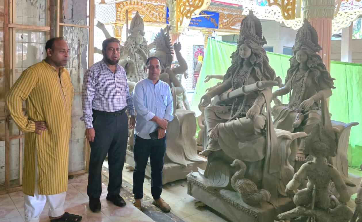 ফরিদগঞ্জের পূজা মণ্ডপ পরিদর্শনে দুর্যোগ ব্যবস্থাপনা অধিদপ্তরের সহকারী পরিচালক