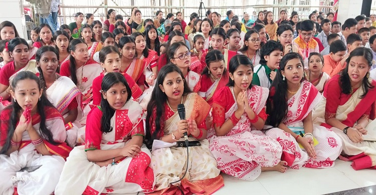 প্রথমবারের মতো কুমিল্লায় মহালয়া উৎসবে হাজারো ভক্ত-শ্রোতার সমাগম