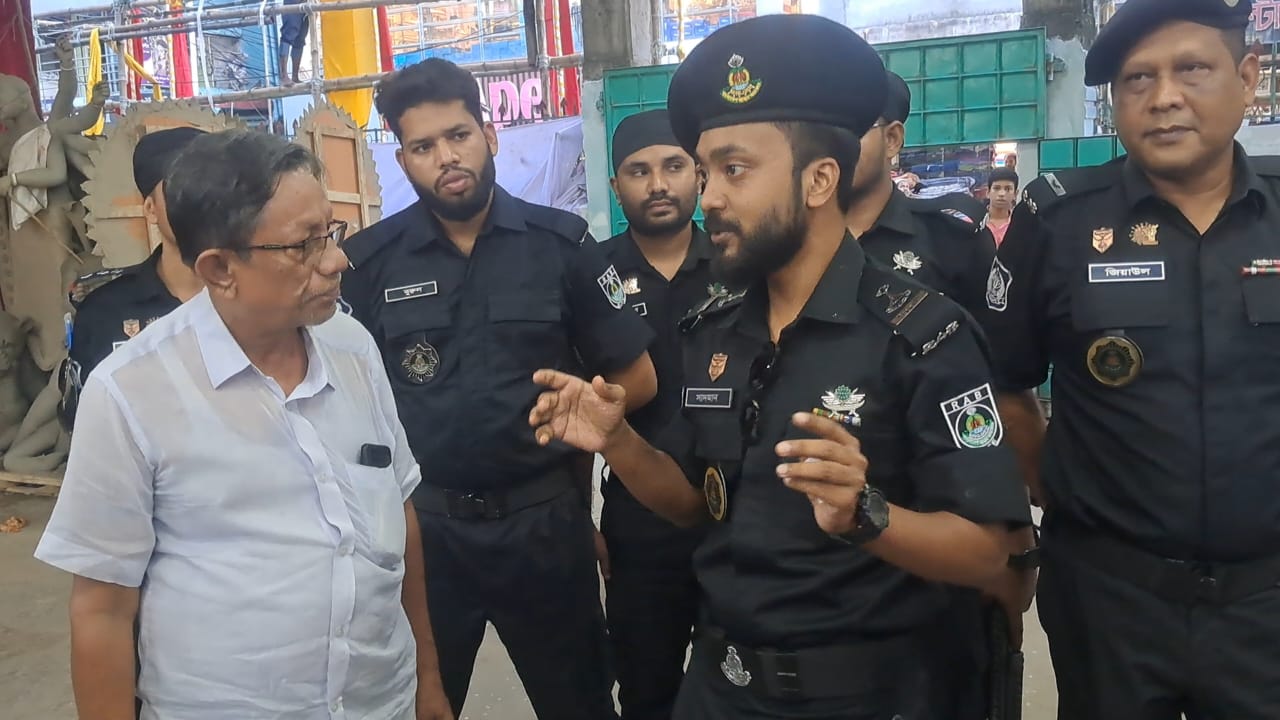 প্রতিমা তৈরির স্থান পরিদর্শনে র‍্যাব-১১, নিরাপত্তা ব্যবস্থা জোরদার