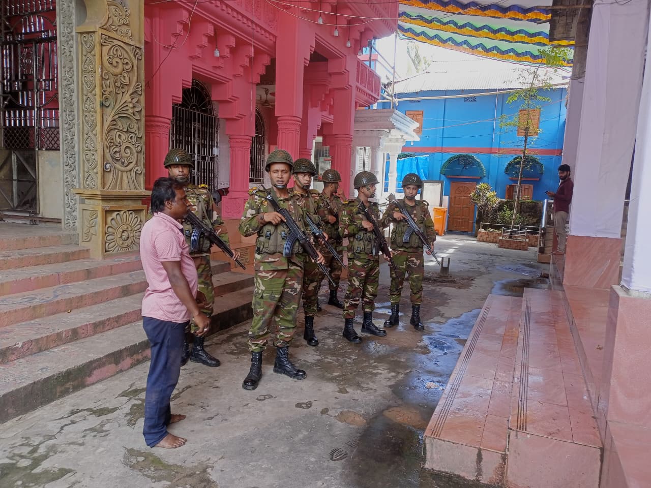 মৌলভীবাজারে দুর্গাপূজায় নিরাপত্তা নিশ্চিত করতে সেনাবাহিনী সক্রিয়