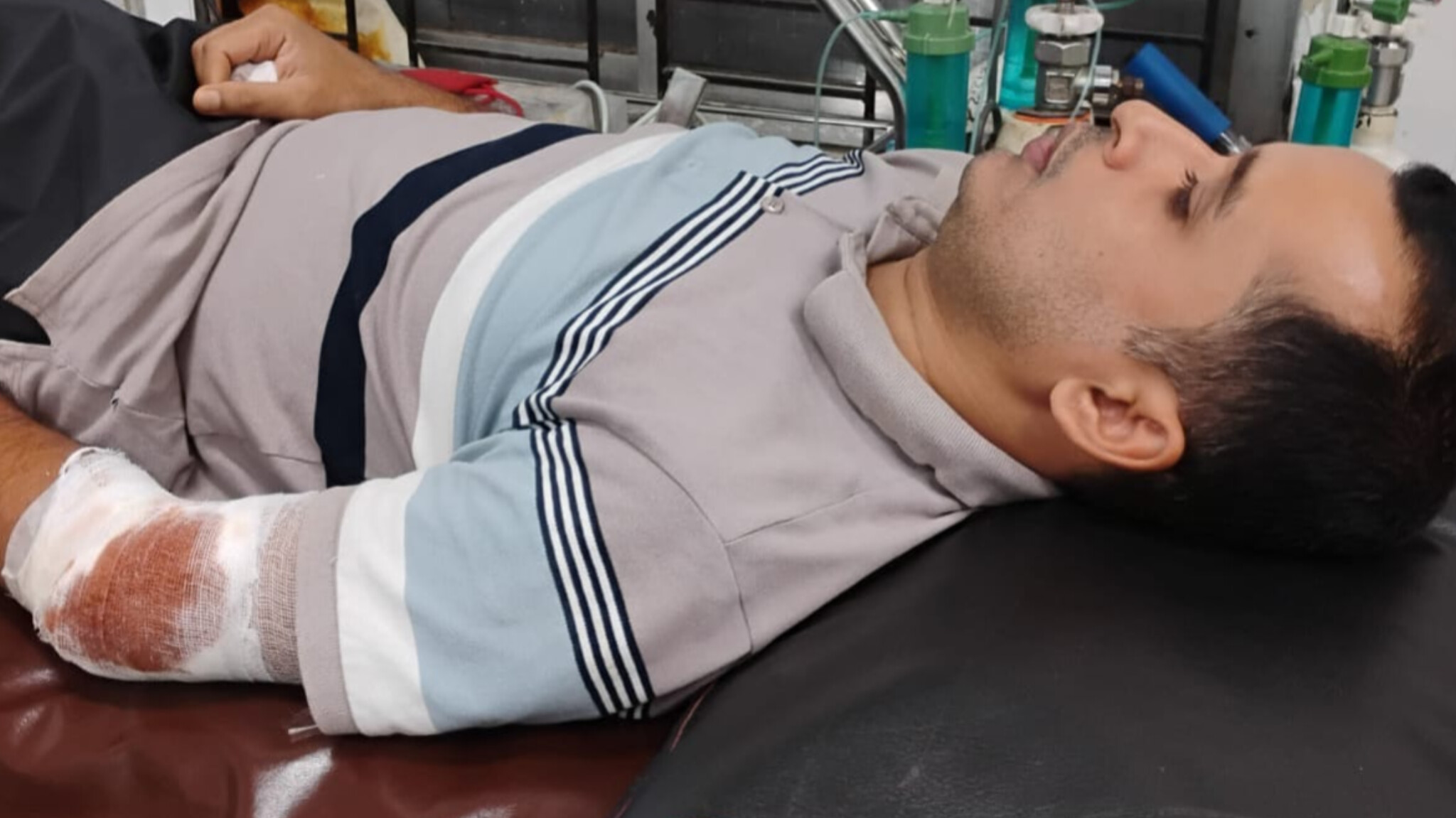 সড়কে সশস্ত্র হামলার শিকার এমবিবিএস ডাক্তার, অবশেষে মামলা হলেও উদ্ধার হয়নি লুট হওয়া মালামাল