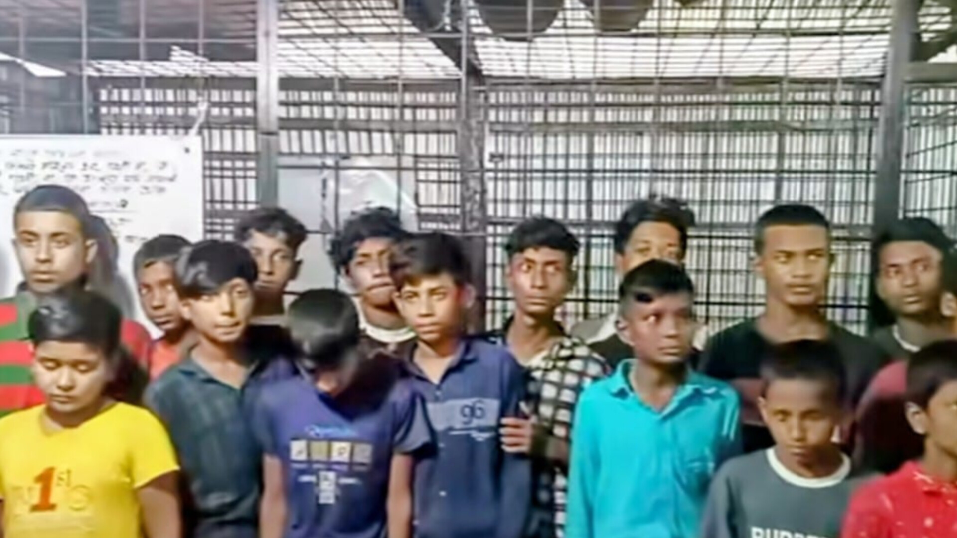 নদীতে শিশু দিয়ে ইলিশ শিকার, আটক ২৪