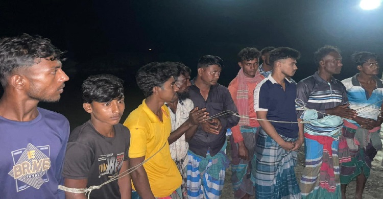রায়পুরের মেঘনায় অভিযানে ৯ জেলেকে সাতদিন করে কারাদণ্ড