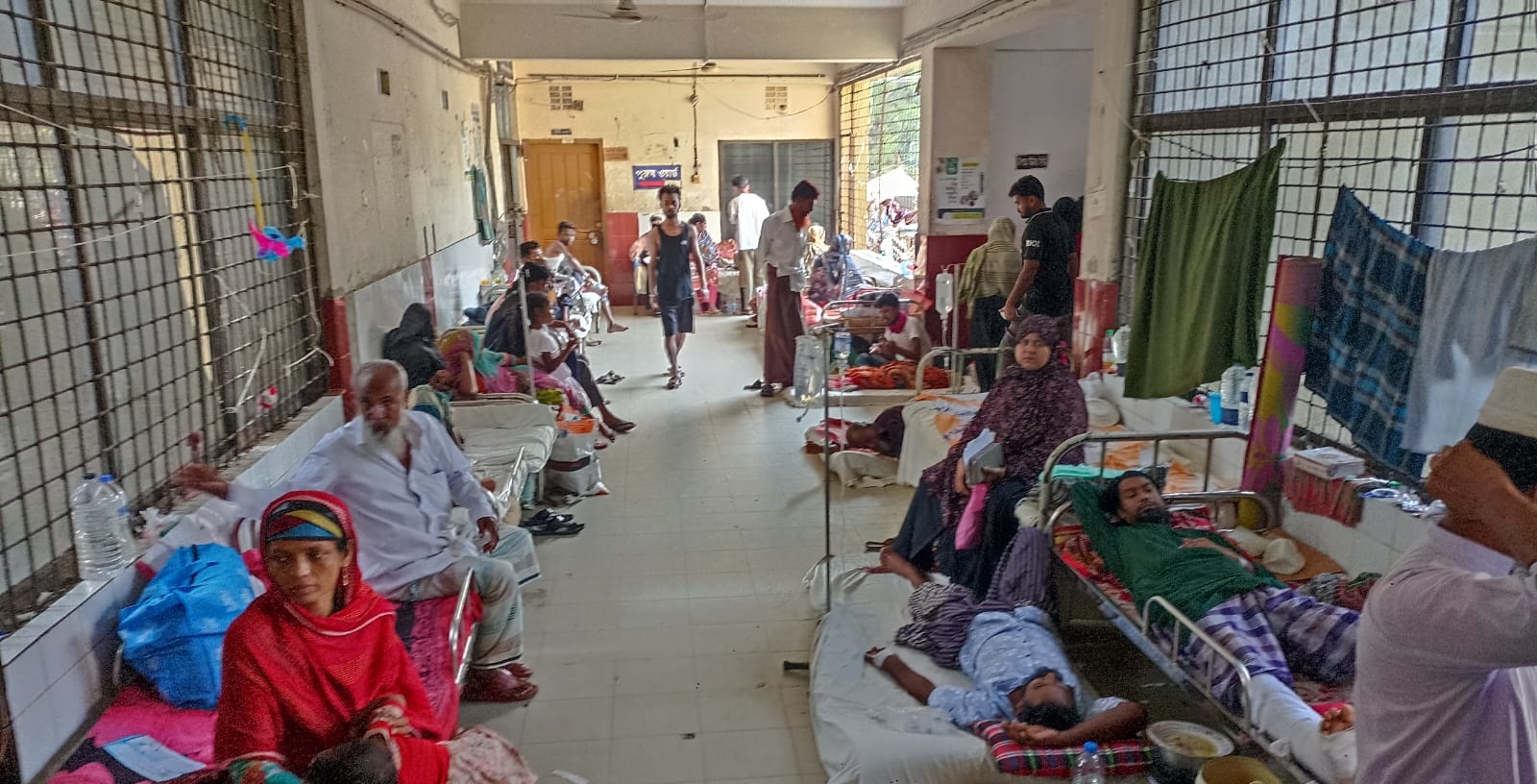 হাসপাতালটিতে অবিলম্বে শয্যা সংখ্যা বৃদ্ধি করা হোক