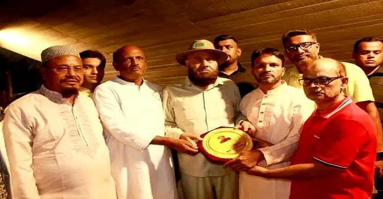 যুক্তরাজ্য বিএনপি সভাপতির সাথে হুমায়ুন কবির বেপারীর সৌজন্য সাক্ষাৎ।। সম্মাননা প্রদান