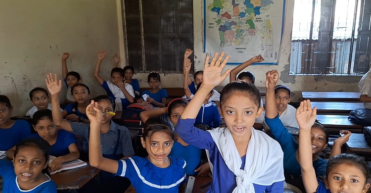 টাইফয়েড টিকা প্রদানে ২০ টাকা করে নেয়ার অভিযোগ