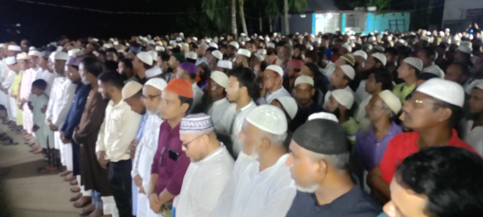 বিএনপি জাতীয় নির্বাহী কমিটির সদস্য কাজী রফিকের পিতার জানাজায় মানুষের ঢল