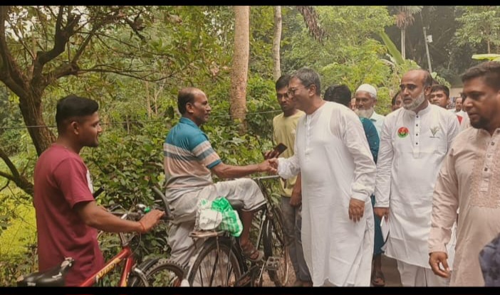 আশিকাটিতে ধানের শীষের গণসংযোগে শেখ ফরিদ আহমেদ মানিক