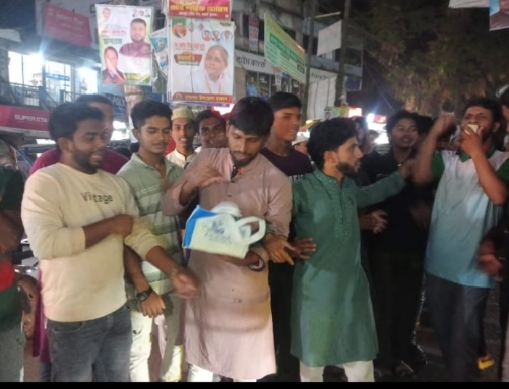 রায়কে স্বাগত জানিয়ে রায়পুরেএনসিপি-শিবির-ছাত্রদলের মিষ্টি বিতরণ