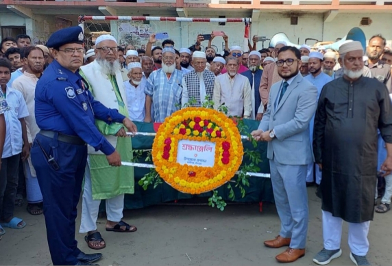 হাজীগঞ্জে বীর মুক্তিযোদ্ধা ও ইউপি চেয়ারম্যান মনির গাজীকে রাষ্ট্রীয় মর্যাদায় দাফন