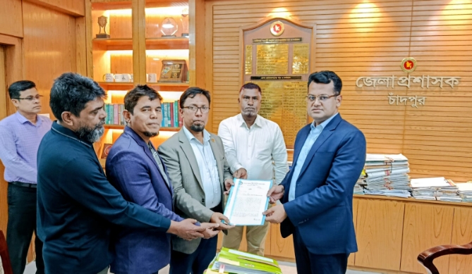 জেলা প্রশাসকের মাধ্যমে উপদেষ্টা বরাবর ১০ম গ্রেডসহ পাঁচ দফা দাবি বাস্তবায়নে ইউপি প্রশাসনিক কর্মকর্তাদের স্মারকলিপি