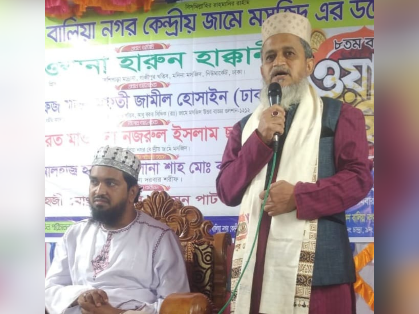 চান্দ্রা ইউনিয়নের ৯নং ওয়ার্ডে মুসল্লিদের কাছে দোয়া চাইলেন মোমবাতির প্রার্থী আহসান উল্লাহ