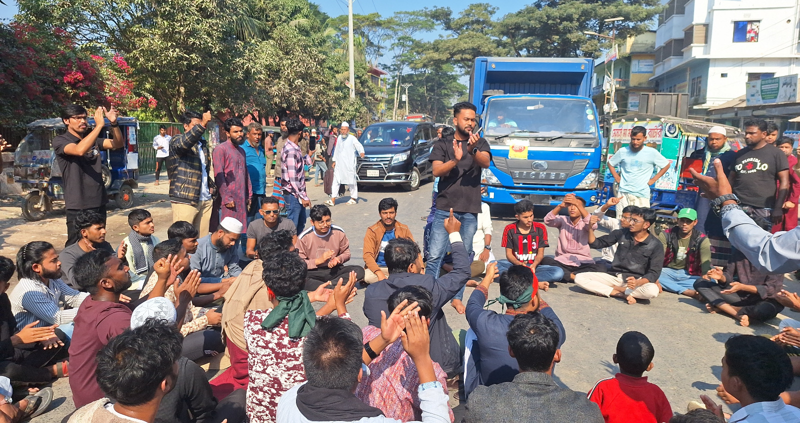 শরীফ ওসমান হাদি হত্যার প্রতিবাদে কচুয়ায় ছাত্রসমাজের বিক্ষোভ মিছিল