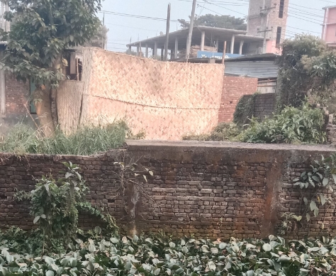 বাবুরহাটে জেলা পরিষদের জায়গা দখল করে দোকান নির্মাণ