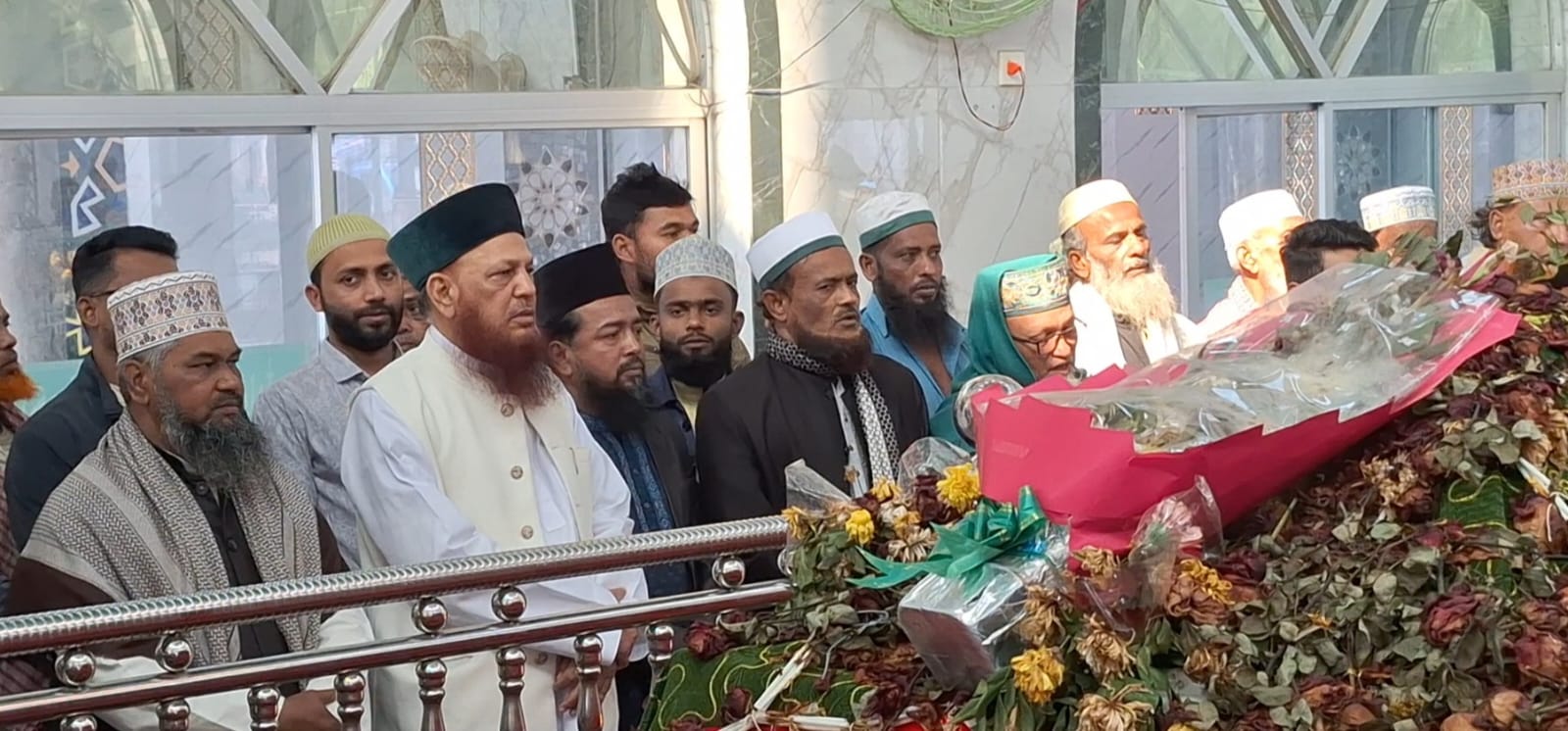 আমরা ইসলাম ও স্বাধীনতার পক্ষে