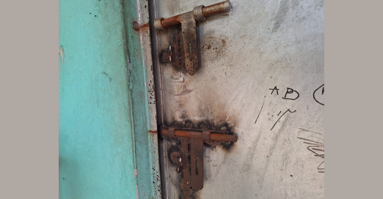 হাজীগঞ্জ বেসিক একাডেমীতে চুরি