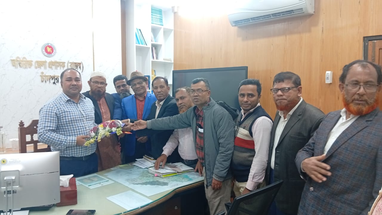 প্রাথমিক বিদ্যালয়ের প্রধান শিক্ষকগণ দ্বিতীয় শ্রেণির গেজেটেড পদমর্যাদায় উন্নীত হওয়ায় অতিরিক্ত জেলা প্রশাসক (রাজস্ব)-এর অভিনন্দন ও শুভেচ্ছা জ্ঞাপন