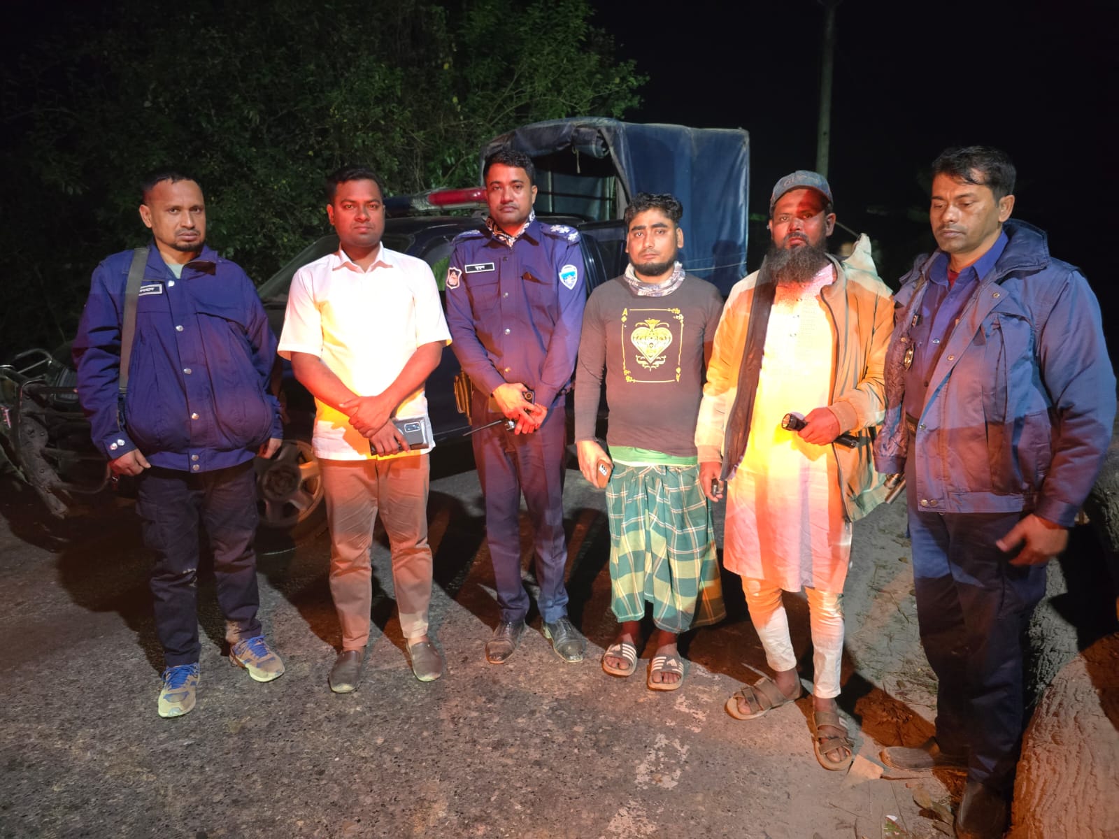 কচুয়ায় জমির টপসয়েল বিক্রির দায়ে পঞ্চাশ হাজার টাকা অর্থদণ্ড