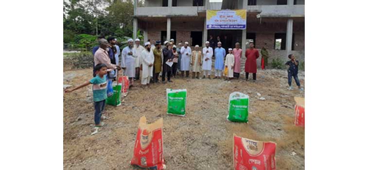 পাটওয়ারী যুব ফাউন্ডেশনের ইফতার ও ঈদ উপহার সামগ্রী বিতরণ
