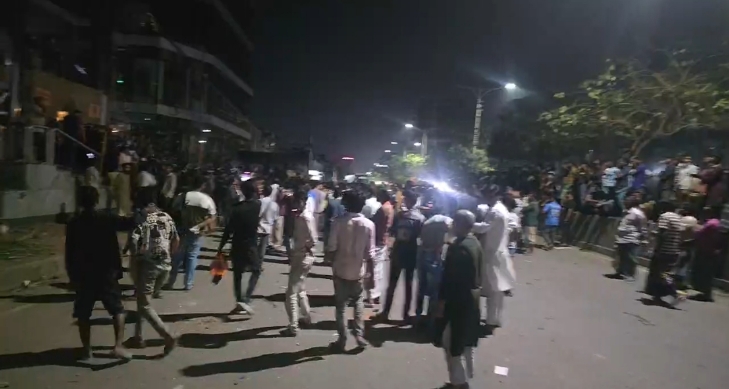 উত্তরায় মধ্যরাতে দফায় দফায় সংঘর্ষ: রণক্ষেত্র রাজলক্ষ্মী ও হাউজবিল্ডিং এলাকা