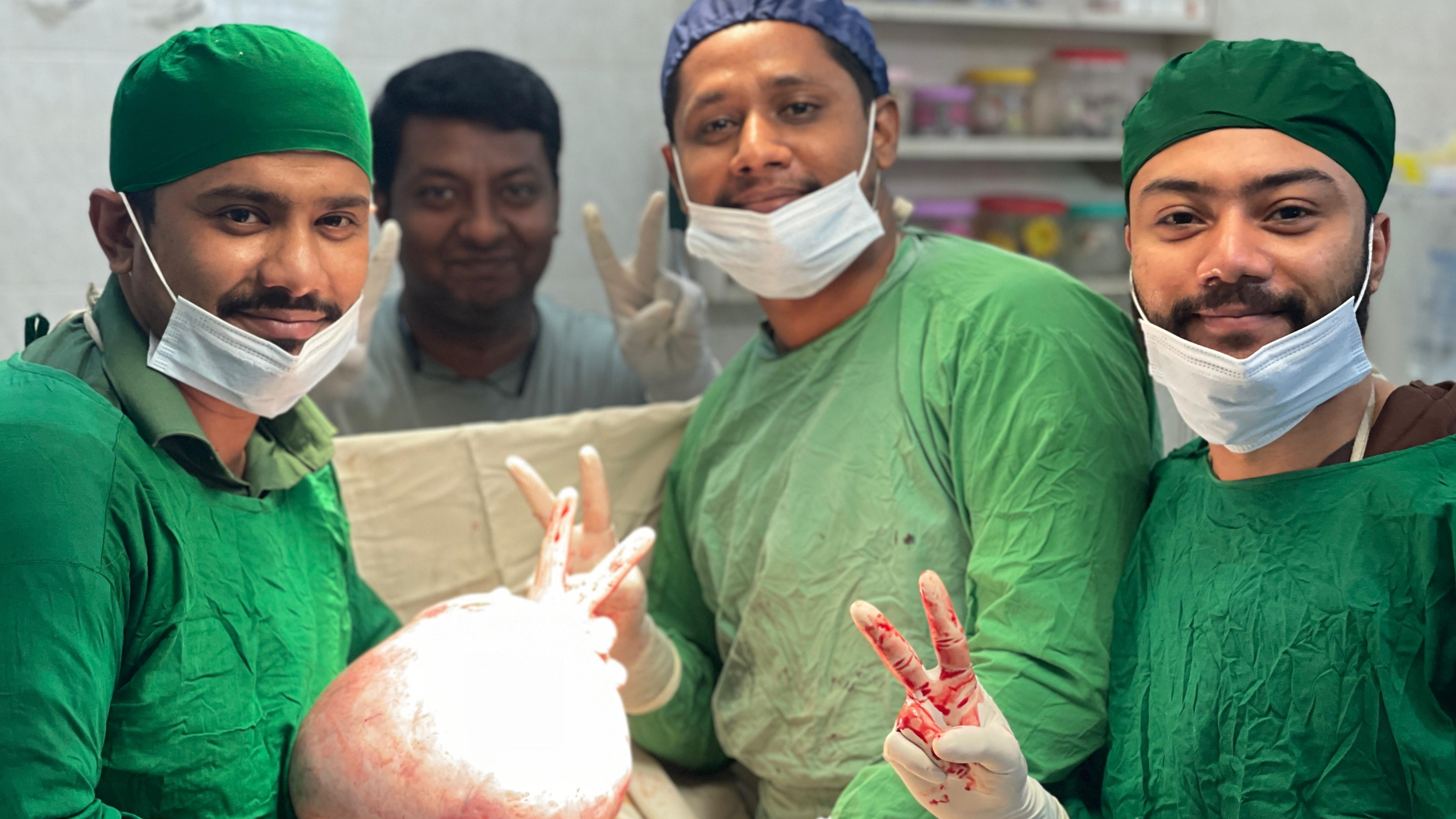 শাহরাস্তিতে নারীর পেট থেকে ৮ কেজি টিউমার অপসারণ