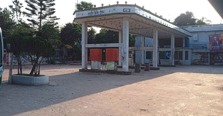 মতলবের ফিলিং স্টেশনগুলোতে তেল নেই