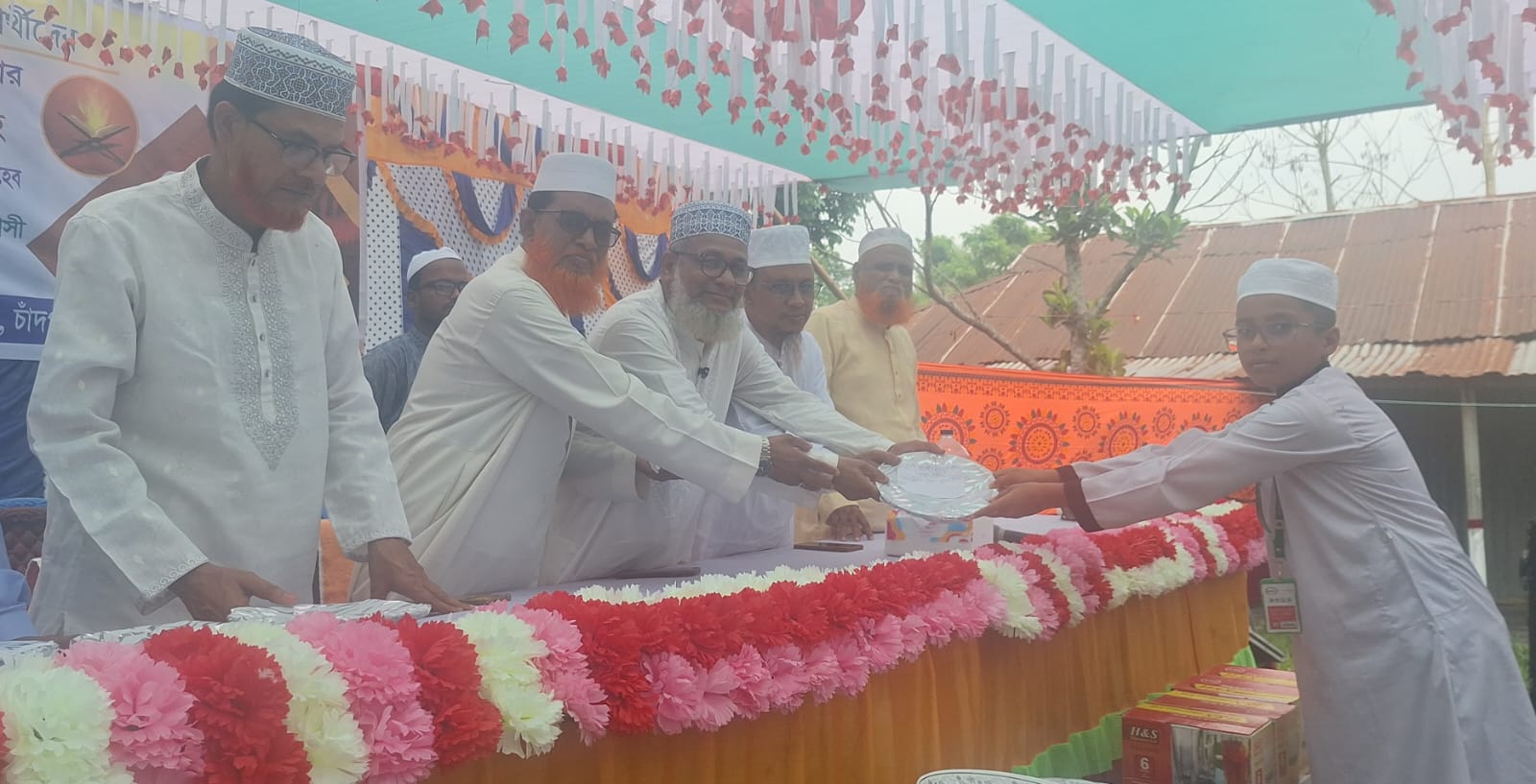 কচুয়ার আল-ফাতেহা দারুল ইসলাম আলিম মাদ্রাসার দাখিল পরীক্ষার্থীদের দোয়া ও মিলাদ