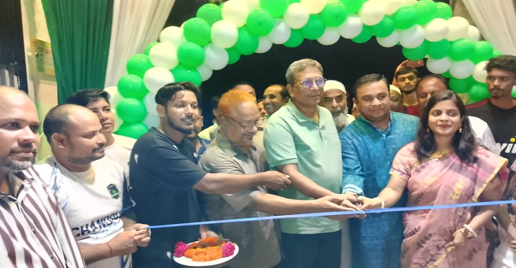 ফুটবল টার্ফের মাঠ উদ্বোধন করলেন শেখ ফরিদ আহম্মেদ মানিক এমপি