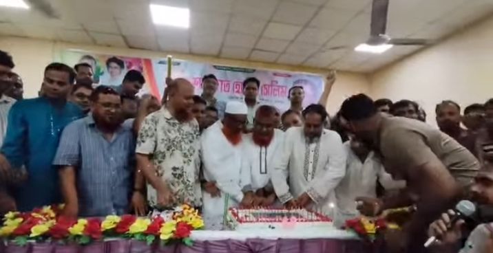 রামগঞ্জে কেক কেটে বিএনপির ৪৮তম প্রতিষ্ঠাবার্ষিকীর কর্মসূচি শুরু