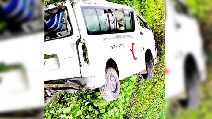 স্বজনহীনদের শেষযাত্রায় ভরসা অটোরিকশা-ভ্যান