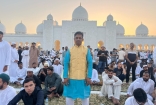 আমিরাতের শেখ জায়েদ মসজিদে ঈদের নামাজে লাখো মানুষের জমায়েত