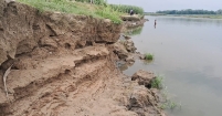 নানুপুরে ডাকাতিয়া নদীর  অব্যাহত ভাঙ্গন