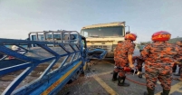 ঢাকা-মাওয়া এক্সপ্রেসওয়েতে ট্রাক-পিকআপ মুখোমুখি সংঘর্ষে গুরুতর আহত ১