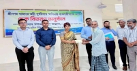 শ্রীনগর বাজারে অগ্নিকাণ্ডে ক্ষতিগ্রস্ত ১৩৬ জনের মাঝে নগদ অর্থ অনুদান প্রদান