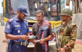 হাজীগঞ্জে যৌথবাহিনীর হস্তক্ষেপে বাড়তি ভাড়া ফেরত পেলো যাত্রীরা