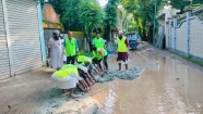 হাইমচরে ইসলামী আন্দোলনের  সড়ক মেরামত