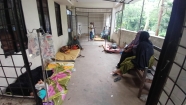 রোগীর চাপে ভর্তি হাসপাতালের মেঝে-বারান্দা