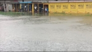 ৩ ঘন্টার বৃষ্টিতে ডুবলো নোয়াখালী শহর, দুর্ভোগ চরমে