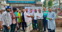 দেওয়ানহাট মোড়ে পথচারী ও চালকদের মাঝে সচেতনতামূলক কার্যক্রম