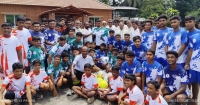 চাঁদপুর সোনালী অতীত ফুটবল একাডেমীর খুদে ফুটবলারদের মাঝে জার্সি  ও ক্রীড়াসামগ্রী বিতরণ করলেন শেখ ফরিদ আহমেদ  মানিক