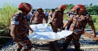 মুন্সিগঞ্জে অগ্নিকাণ্ড: খোলা আকাশের নিচে নিঃস্ব পাঁচ ভাই