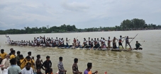 মৌলভীবাজারের কুশিয়ারা নদীতে ঐতিহ্যবাহী নৌকা বাইচ প্রতিযোগিতা